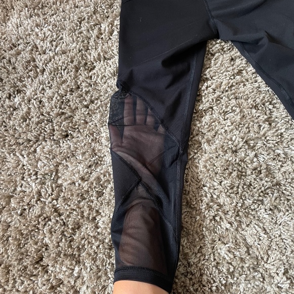 Old Navy Athletic Wear Leggings w/ Mesh - Picture 7 of 9